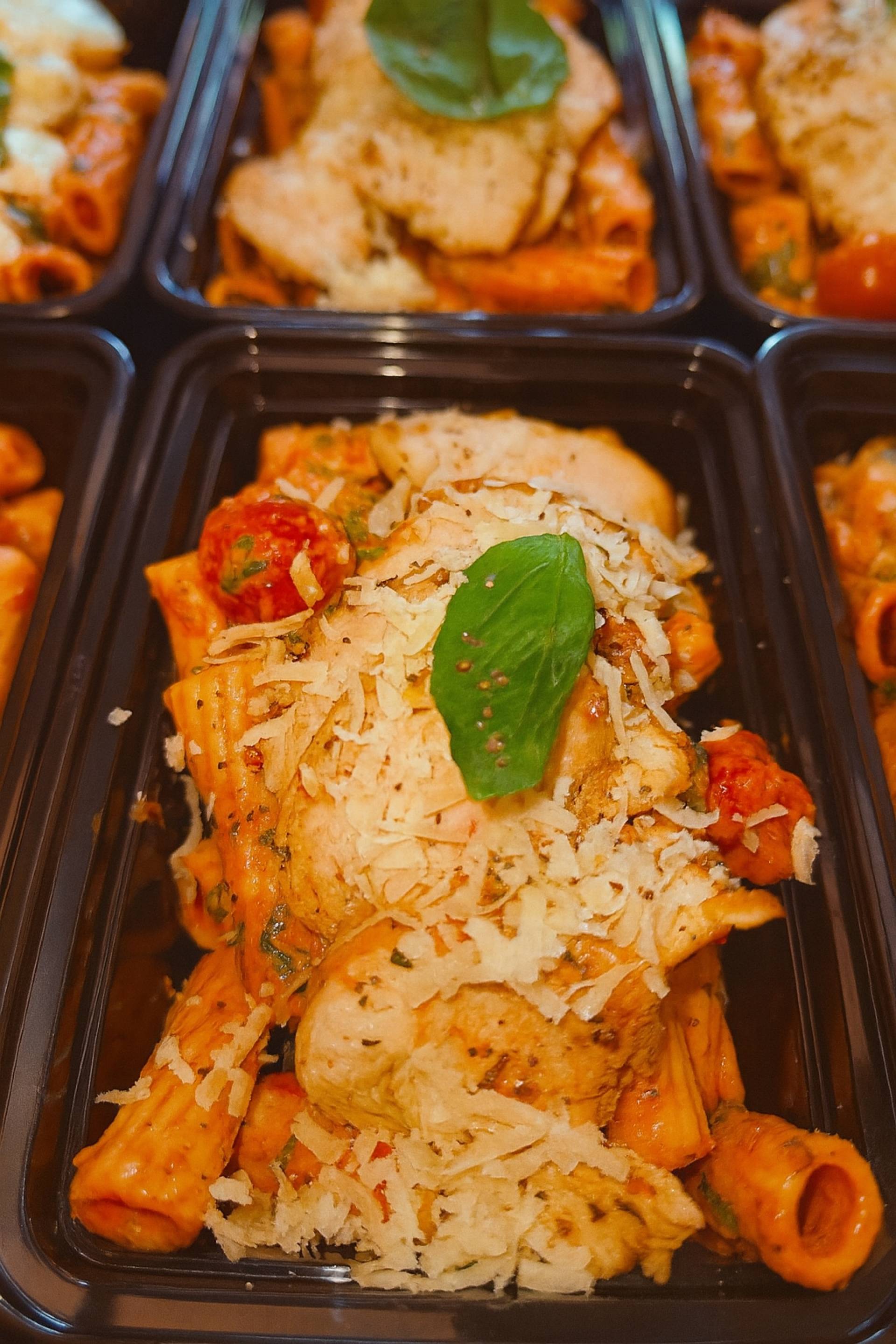 Creamy Tomato & Basil Rigatoni (With Chicken)