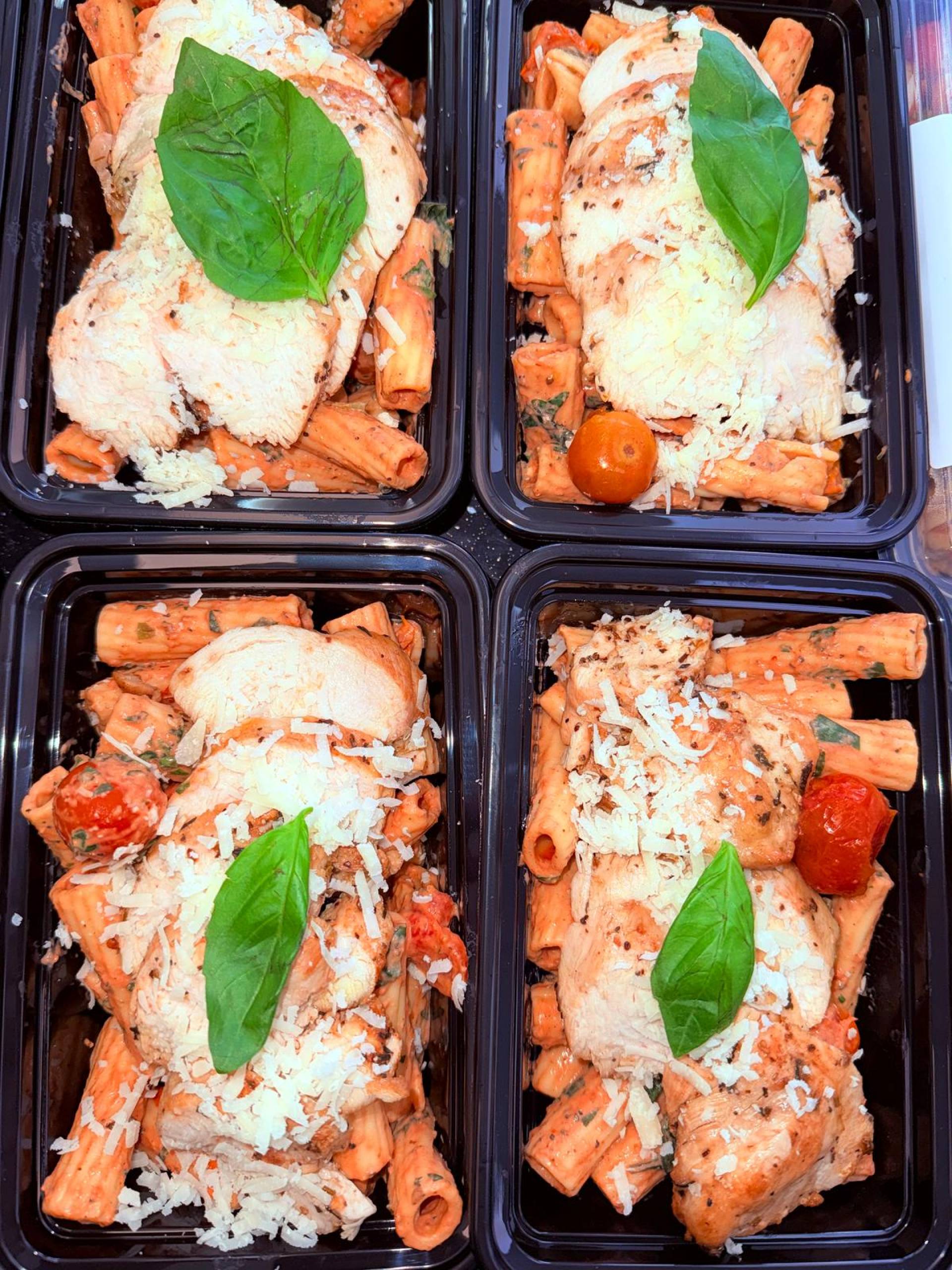 Creamy Tomato & Basil Rigatoni (With Chicken)