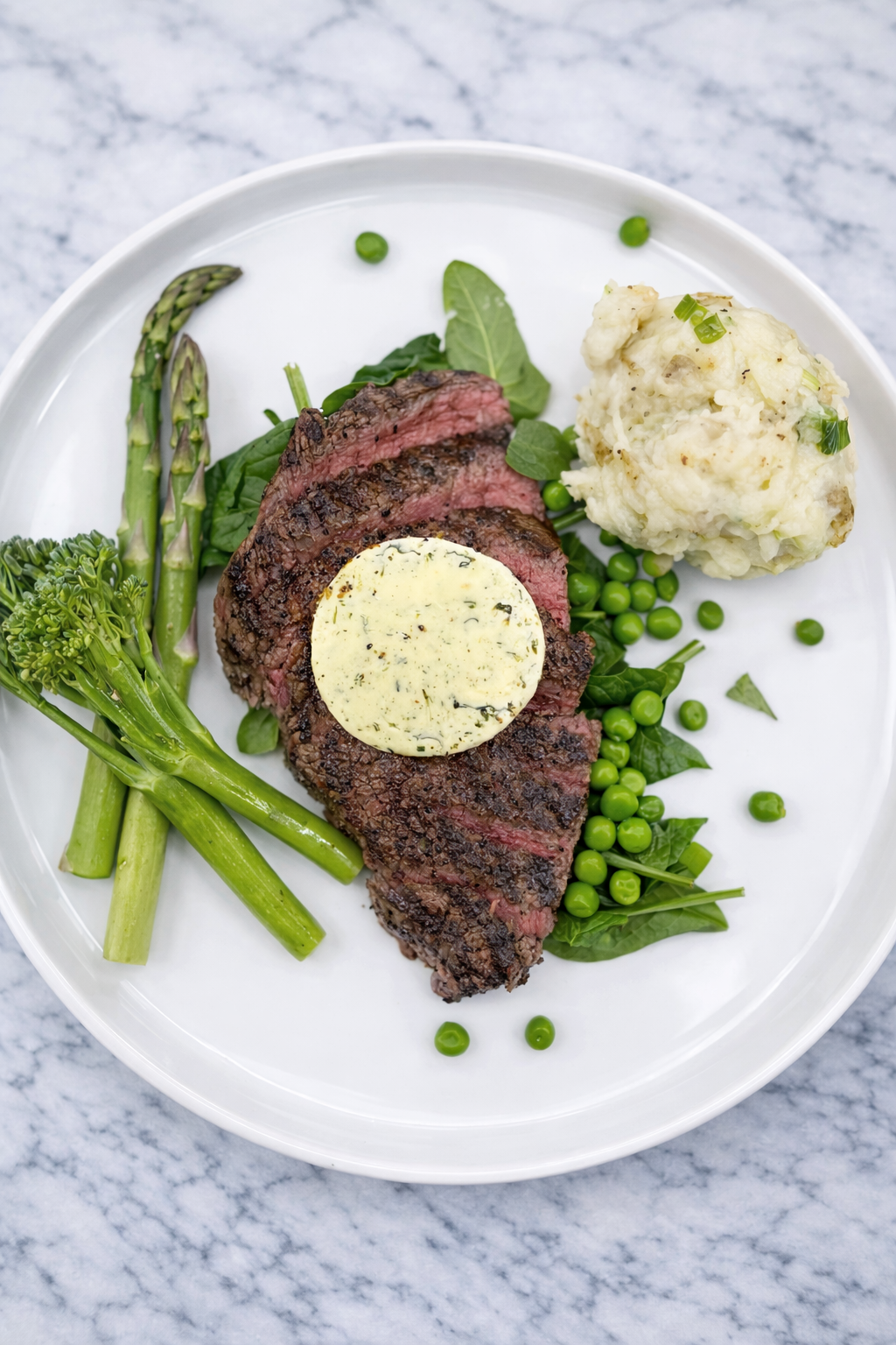 Garlic Butter Steak with Tatties'n'Greens
